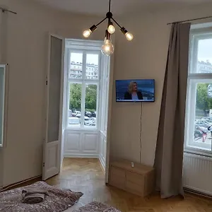 Lovely New 2 Bedroom Near Hannovamarkt Appartement