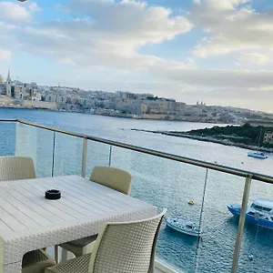  Apartament Seaview & Seafront- 9, 49 Tigne Point Mansions Malta