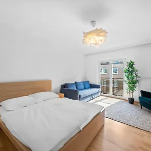  Apartman Flora Collection
