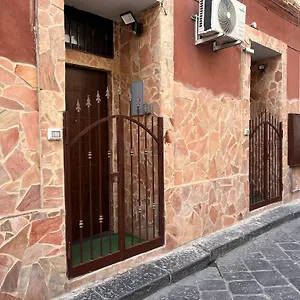 https://mary-house-apartments.catania-hotels.net