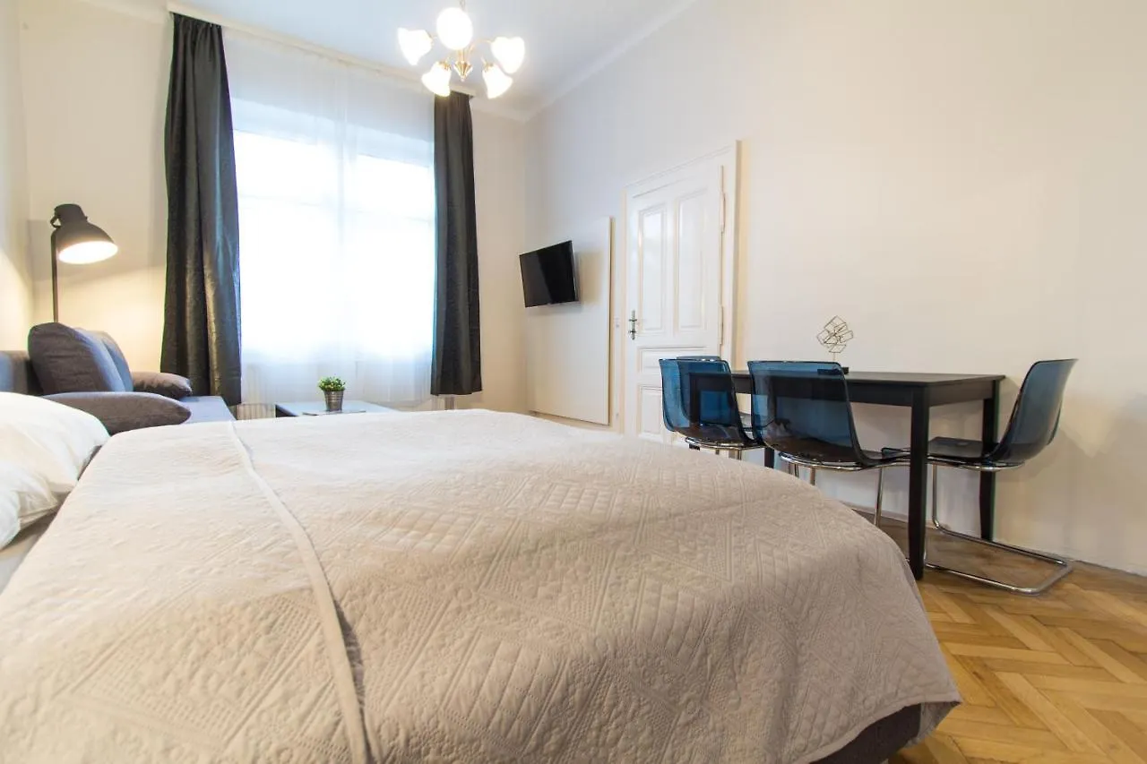 Apartment Erdberg I Contactless Check-In Wenen Oostenrijk