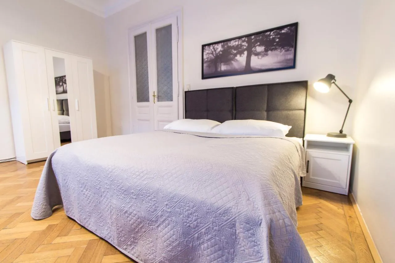 Apartment Erdberg I Contactless Check-In Viena