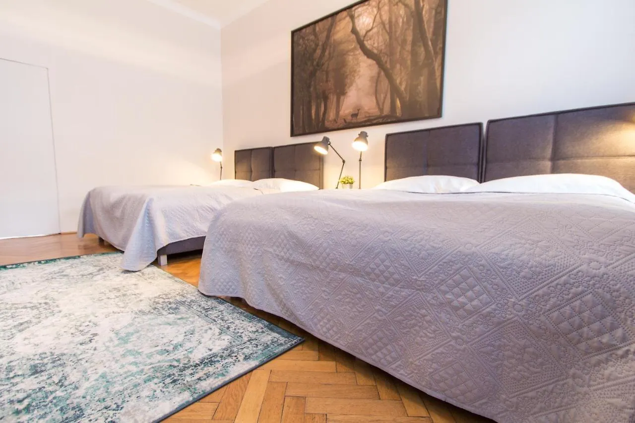 Apartment Erdberg I Contactless Check-In Viena